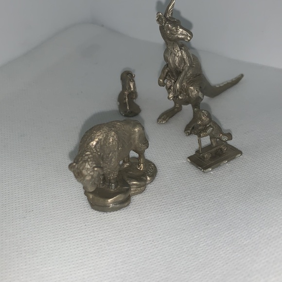 Set of 4 pewter animals, Buffalo , kangaroo,zebra & bear on scooter - Picture 2 of 5